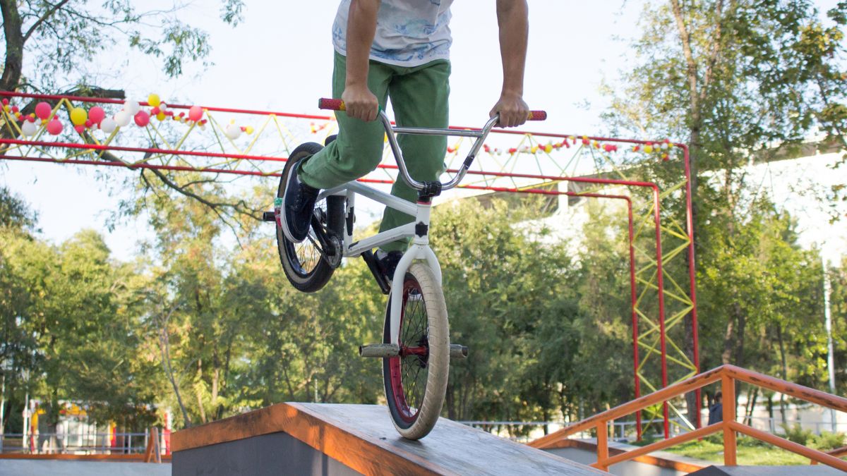 how wide were bmx bars in the 80s